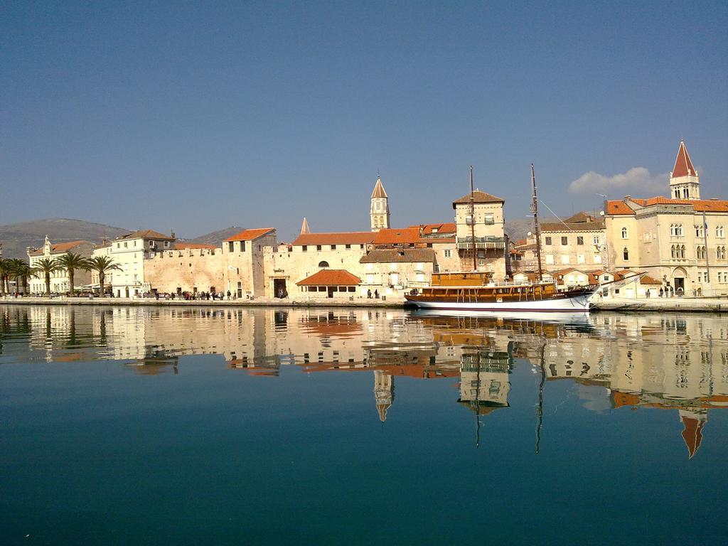 Apartments Mirjana Trogir Exterior photo